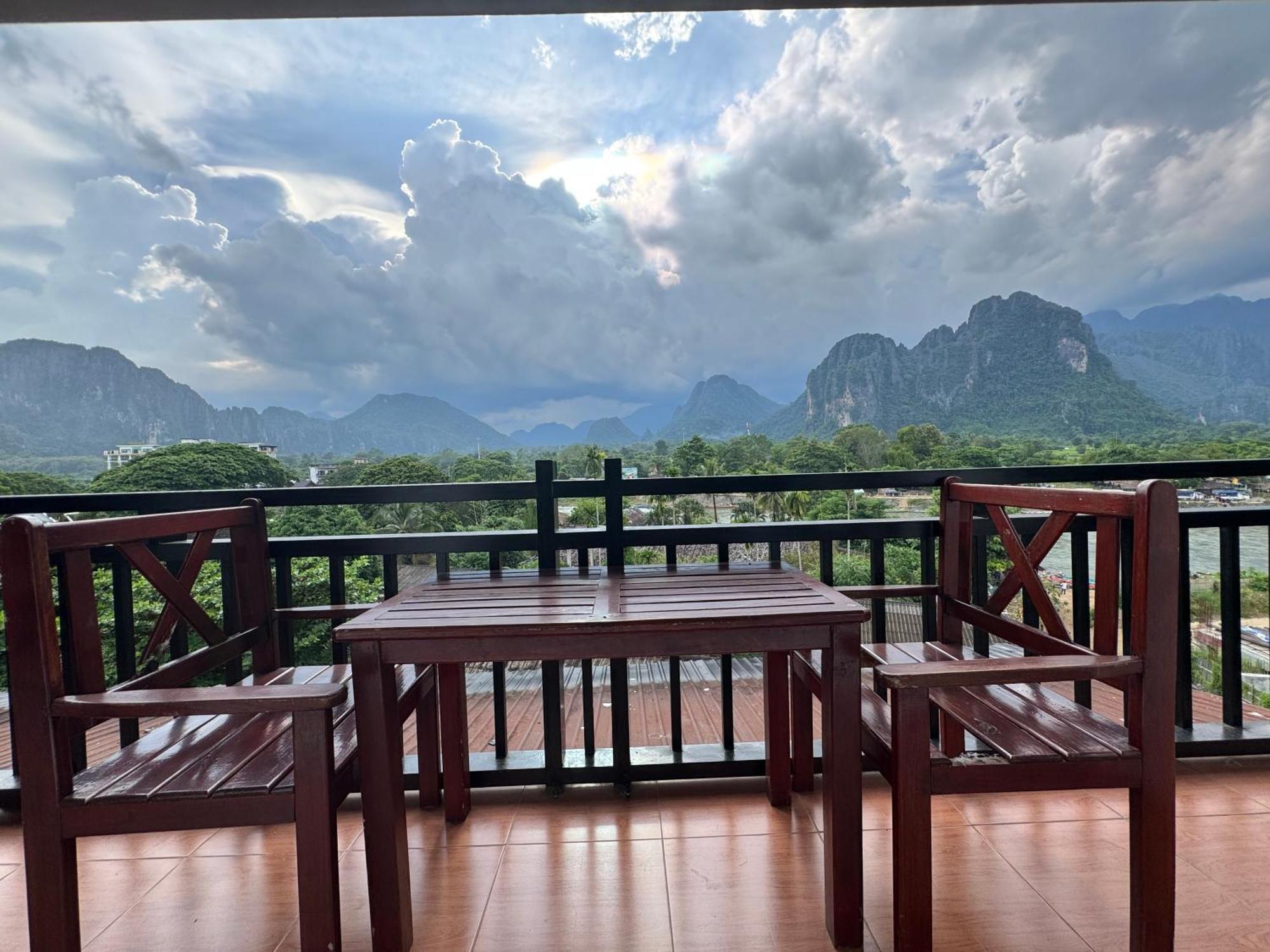 Vang Vieng Santara Backpackers Hostel מראה חיצוני תמונה